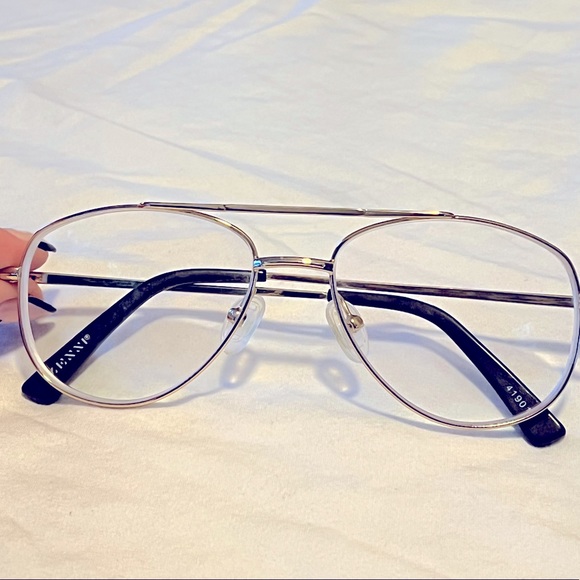 Gold Aviators - Picture 3 of 5